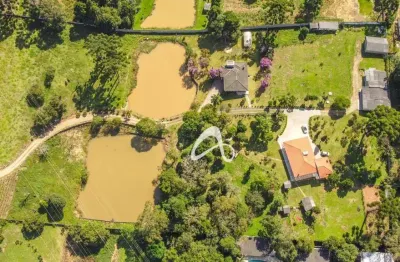 Excelente chácara com 17mil m² disponíveis à venda, com 2 impecáveis casas com 240m², no bairro umbará curitiba/pr.