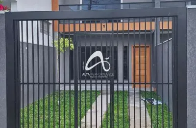 Sobrado novo de frente para a rua | 3 quartos (1 suíte) | Pinheirinho