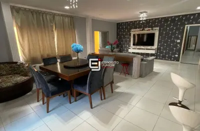 Casa com 4 dormitórios à venda, 447 m² por r$ 950.000