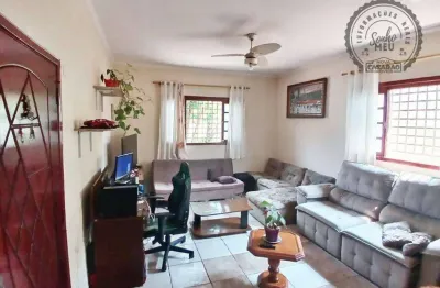 Casa com 3 quartos à venda na Avenida César Rodrigues Reis, Balneário Maracanã, Praia Grande