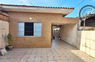 Casa com 3 quartos à venda na Rua Santa Bárbara, Vila Caiçara, Praia Grande