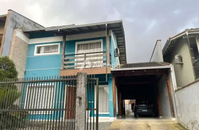 Casa com 3 quartos à venda no Petrópolis, Joinville 