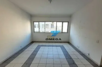 Apartamento à venda na praia das pitangueiras, guarujá, ótima localização próximo ao comércio da região e a 2 quadras do mar.