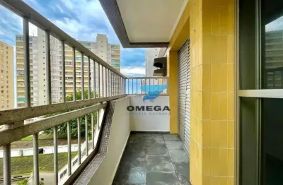 Apartamento à venda na praia das pitangueiras, guarujá, ótima localização, próximo do comercio e mar, amplo e confortável, arejado e com ótima distrib