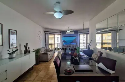 Apartamento com sacada e vista mar à venda na praia das pitangueiras!