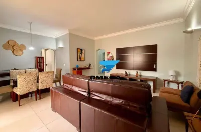 Apartamento reformado à venda na praia das pitangueiras no guarujá i omega imoveis