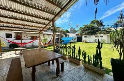 Casa à venda na praia do tombo no guarujá | omega imóveis