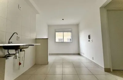 Apartamento com 2 quartos à venda na Rua Victório Santim, 2776, Itaquera, São Paulo