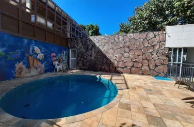 Apartamento a venda em Guaianases com 2 dormitórios e 1 vaga de garagem.