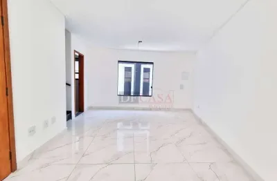 Sobrado a venda na Vila Granada com 2 dormitórios e 1 vaga de garagem próximo ao Metrô Guilhermina.