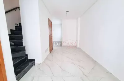 Sobrado a venda na guilhermina com 2 dormitórios e 1 vaga de garagem.