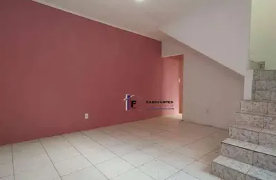 Casa com 2 quartos para alugar na Rua Luís de Camões, Vila Sacadura Cabral, Santo André