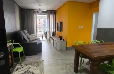 Apartamento de alto padrão no canto do forte – 2 suítes, varanda gourmet e vista para o mar!