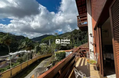 Casa à Venda na Ponte da Saudade – Vista Inde­vassável e Conforto Extraordinário!