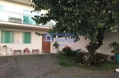 Casa com 3 dormitórios à venda, 204 m² por r$ 900.000,00 - cascatinha - nova friburgo/rj