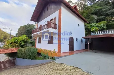 Casa com 3 quaros para locação em santa elisa, nova friburgo, rj