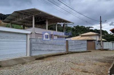 Casa bem novinha, com 2 dormitórios à venda, 114 m² por r$ 580.000 - amparo - nova friburgo/rj