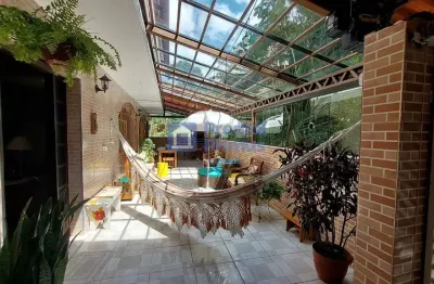 Casa com 3 dormitórios à venda, 222 m² por r$ 880.000,00 - braunes - nova friburgo/rj
