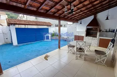 Casa com 4 dormitórios para alugar, 132 m² por r$ 4.010,00/mês - centro - nova friburgo/rj