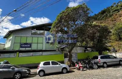 Prédio comercial de esquina à venda no centro de nova friburgo – localização privilegiada e estrutu