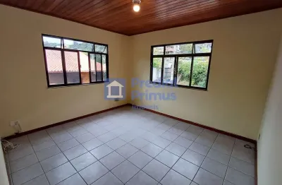 Casa com 2 quartos para alugar na Rua Helena Coutinho, 133, Braunes, Nova Friburgo