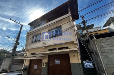 Casa com 2 quartos à venda na rua minas gerais, 41, bela vista, nova friburgo, 49 m2 por r$ 100.000