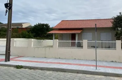 Casa para venda em imbituba, centro, 3 dormitórios, 1 banheiro, 1 vaga