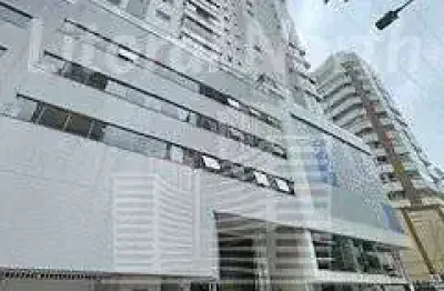 Apartamento com ótima localização em balneário camboriú.