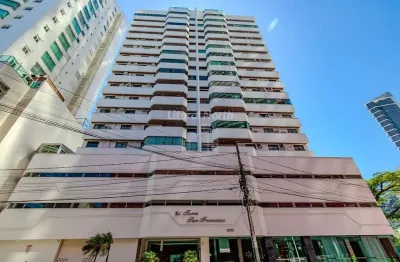 Apartamento na barra sul com linda vista para o mar.