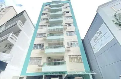 Apartamento mobiliado a venda no centro de balneário camboriú.