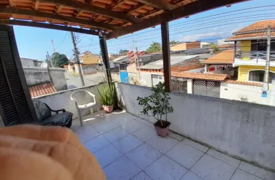 Sobrado com edícula 4 quartos sendo 2 suites no bairro: praia das palmeiras lado pista em ótima localização à 100 metros da pista caraguatatuba-sp