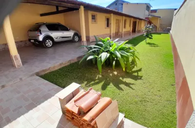 Linda casa no bairro: morro do algodão lote inteiro 10x30 em excelente localização proprietário aceita 260mil mais parcelas de 3.5 mil por mês tudo formalizado pela imobiliária  caraguatatuba-sp  em r