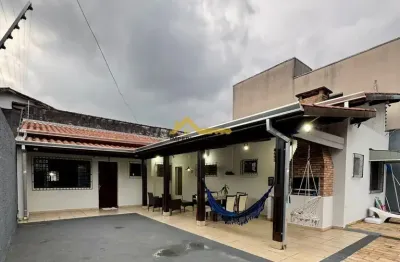 Casa no bairro estrela dalva caraguatatuba-sp escritura definitiva aceita financiamento lote inteiro 10x27 piscina ótima localização
