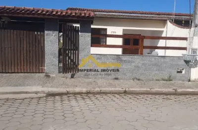Casa a 500 metros da orla da praia do capricórnio com escritura definitiva aceita financiamento bancário sendo 3 quartos 1 suite ótima localização