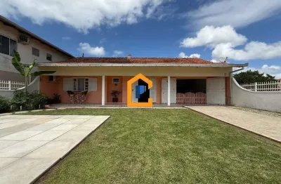 Casa semimobiliada com 308m² de terreno | 3 quartos (1 demi-suíte) | apenas 450m do mar | meia praia, navegantes/sc