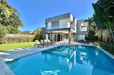 Casa em condomínio fechado com 4 quartos à venda no América, Joinville 