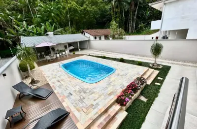Casa com 3 quartos à venda no São Marcos, Joinville 