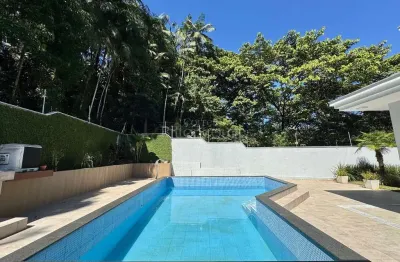 Casa com 5 quartos à venda no América, Joinville 