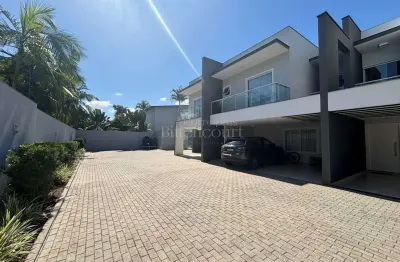 Casa em condomínio fechado com 3 quartos à venda no América, Joinville 