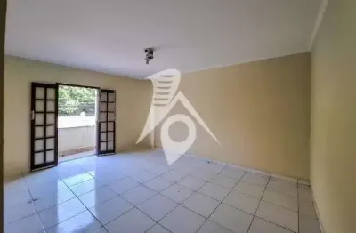Casa com 3 quartos para alugar na Rua Ouvidor Portugal, 296, Vila Monumento, São Paulo