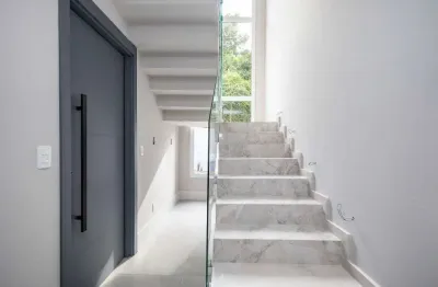 Casa em condomínio fechado com 4 quartos à venda na rua maria luiza bazzani natal, 381, uberaba, curitiba por r$ 2.670.000