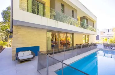 Casa em condomínio fechado com 4 quartos à venda na Rua Eduardo Sprada, 3439, Campo Comprido, Curitiba por R$ 14.800.000