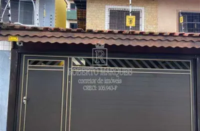 Ótima casa assobrada a 50 m da praia, contendo 2 dormitórios sendo 2 suítes, sala, cozinha, área de serviço, banheiro social, 2 vagas de garagem, espaço gourmet c/ churrasqueira.