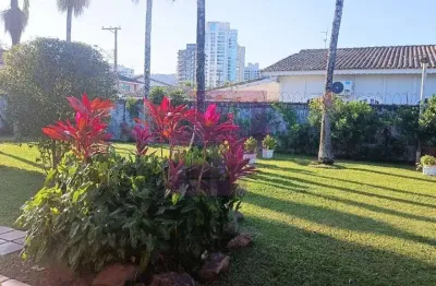 Casa com 4 quartos à venda no Jardim Virgínia, Guarujá 