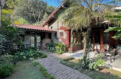 Mansão em condomínio fechado em chácara dos lagos  -  carapicuíba