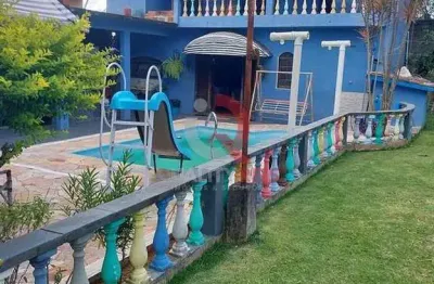 Oportunidade!  linda chácara em condomínio fechado em atibaia, possui piscina, área gourmet com churrasqueira, poço caipira, rua asfaltada, portaria, ônibus passa na porta com acesso para o centro de 