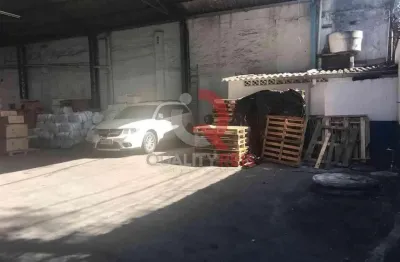Galpão a venda na vila maria próximo as principais vias como dutra, marginal tiete, mercados, bancos e pontos de ônibus próximo. são 600m² de vão livre e 733m2 de construção.  agende uma visita!