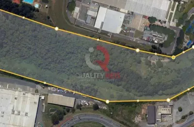 Área a venda com as seguintes características: área terreno: 92.000 m², topografia: declive, aproveitamento: 80% (segundo levantamento na prefeitura), já tem um platô de 20.000 m², rua asfaltada, ceca