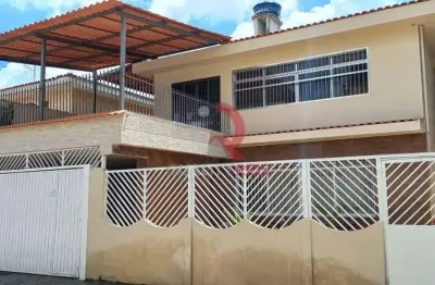 Ótimo sobrado espaçoso para venda no bairro tremembé,  ótima localização com 4 km do metrô tucuruvi. possui 3 vagas cobertas de garagem, salas e antesalas, 3 quartos sendo 1 suite, varanda e amplo esp