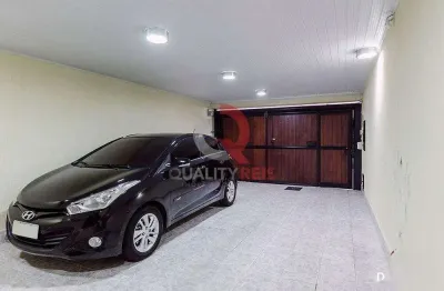 Sobrado à venda na mooca em ótima localização! possui 320m2 divididos em 3 pavimentos, com 5 dormitórios (sendo 2 suítes, ambas com armários planejados), 2 banheiros sociais, sala ampla, cozinha co